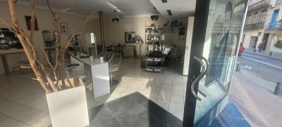 vue d'un salon depuis l'intérieur du bâtiment