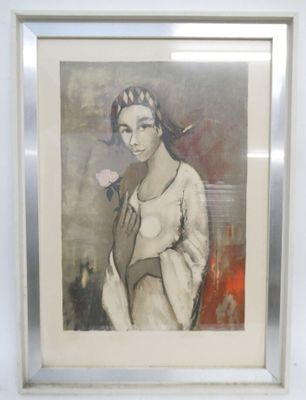 peinture d'une femme avec une fleur à la main dans un cadre en argent