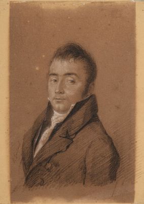 portrait d'un homme vêtu d'un manteau marron et d'une chemise blanche