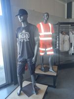 Lot de 10 mannequins et 16 têtes (hors tenue)