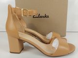 Sandales Clarks pour femme en cuir beige, taille 7,5