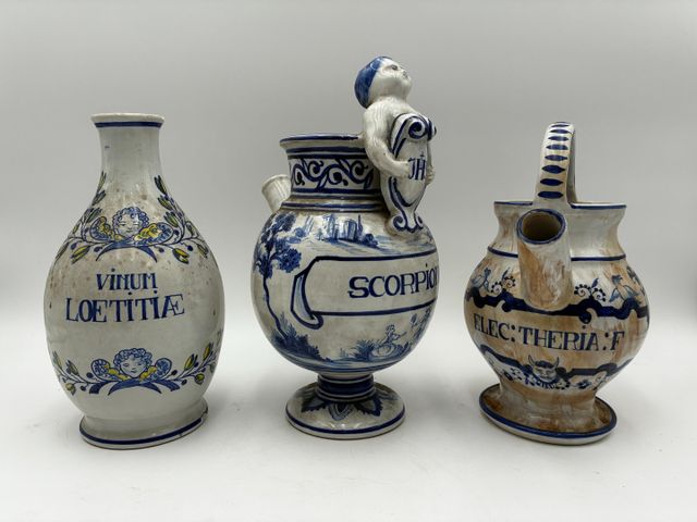 Léon WARIN à MALICORNE – 3 pots / pichets « VINUM LOETITIAE, SCOR...