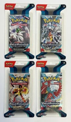 quatre paquets de cartes à collectionner Pokémon dans des pochettes en plastique