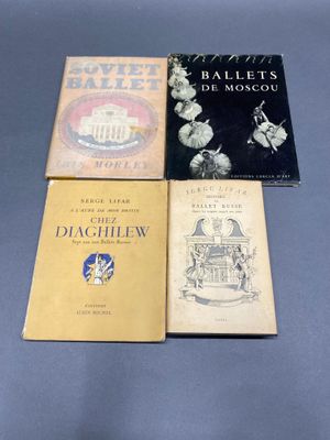 DANSE - BALLES RUSSES ET SOVIETIQUES Ensemble de quatres ouv…