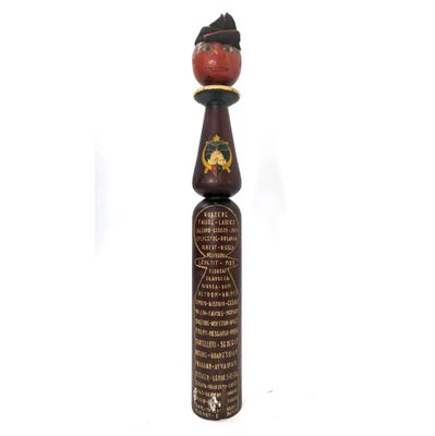 Quille sculptée polychrome, travail de soldat