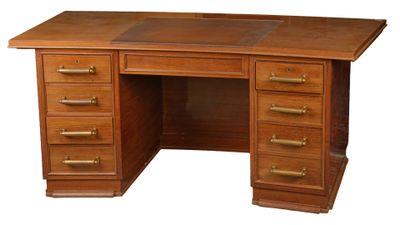 an image of a wooden desk with drawers and drawers on it
