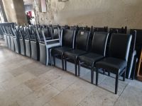 44 chaises simili noir