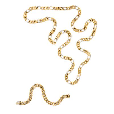 an image of a gold chain on a white background