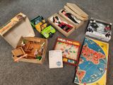 beaucoup de jouets posés sur le sol