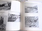 un livre ouvert sur une page où figurent des images de personnes et d'animaux