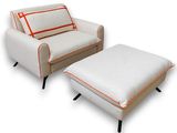 chaise blanche et pouf avec des bordures orange sur fond blanc