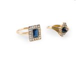 une paire de bagues en saphir et diamants