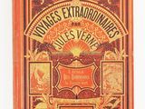 un vieux livre à la couverture rouge et aux lettres dorées
