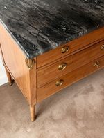 Commode rectangulaire à trois tiroirs en acajou et placage d… (photo 2)