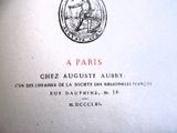 un gros plan d'un livre sur lequel figure la photo d'un homme