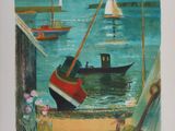 une peinture représentant un bateau sur l'eau, avec d'autres bateaux dans l'eau