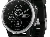 La Garmin est une montre connectée dotée d'un bracelet noir