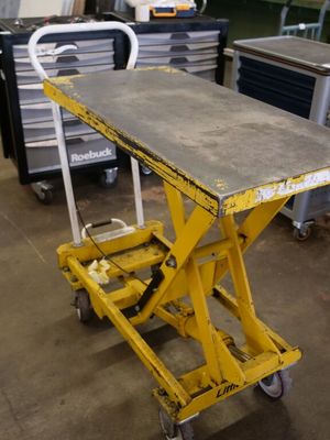 1 Table Elevatrice Mobile Capacite 500 KG, Leve Max 100 DE M…