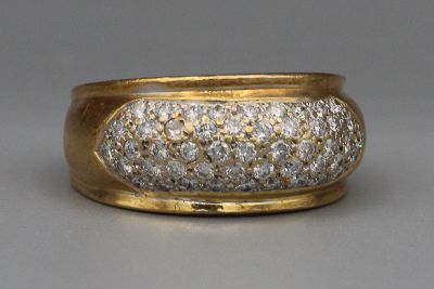 Bague en or ornée d’un pavage de brillants. P 7,9g - Photo 1