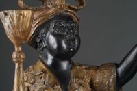 DEUX CHANDELIERS à sujet de maures porteurs de lumières en b… (photo 3)