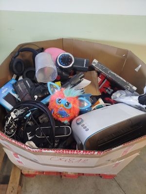 lot de + 150 produits divers comprenant des jeux, des jouets…