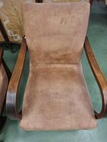 Paire de fauteuils bas en bois teinté l'assise et le dossier… (photo 2)