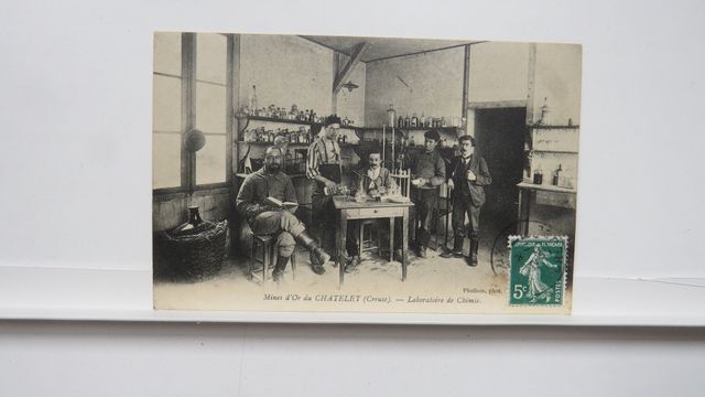 Le Châtelet : Mines d’or. Laboratoire de Chimie. État superbe. Ca...