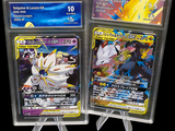 deux cartes Pokémon dans des pochettes en plastique sur fond noir
