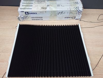 Lot de 8 stores plissés GRANDEKOR, couleur noir , largeur 45…