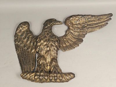 France - Aigle de pavoisement En laiton estampé, aile gauche…
