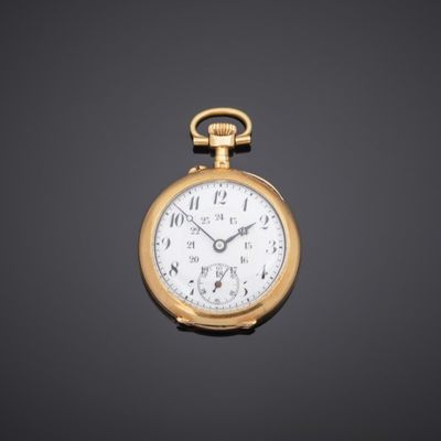 une montre de poche ancienne avec un boîtier en or et des chiffres romains sur le cadran