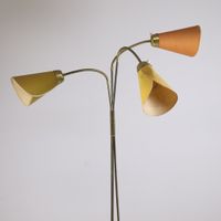 Lampadaire en laiton, à trois lumières orientables ; réflect… (photo 2)