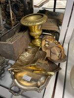 Lot comprenant : ornementations en bronze, laiton, plateau a… (photo 5)