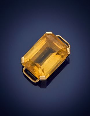 un pendentif en citrine et diamants, signé Van Cleef