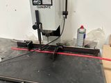 l'image d'une machine posée sur une table