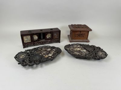 ASIE, XXe. Lot en bois sculpté et burgoté comprenant : - Photo 1