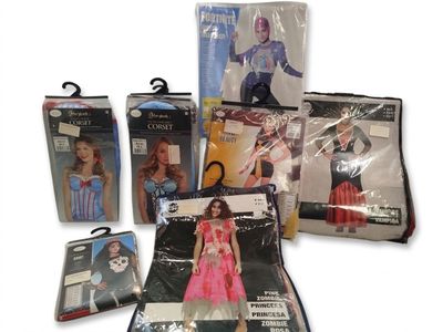 beaucoup d'objets qui se trouvent dans le sac