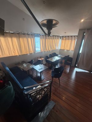 FRAIS VOLONTAIRES / Vingt-six tables deux couverts avec un plateau en  - Photo 1