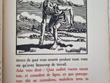 la photo d'un livre sur lequel figure la photo d'un homme