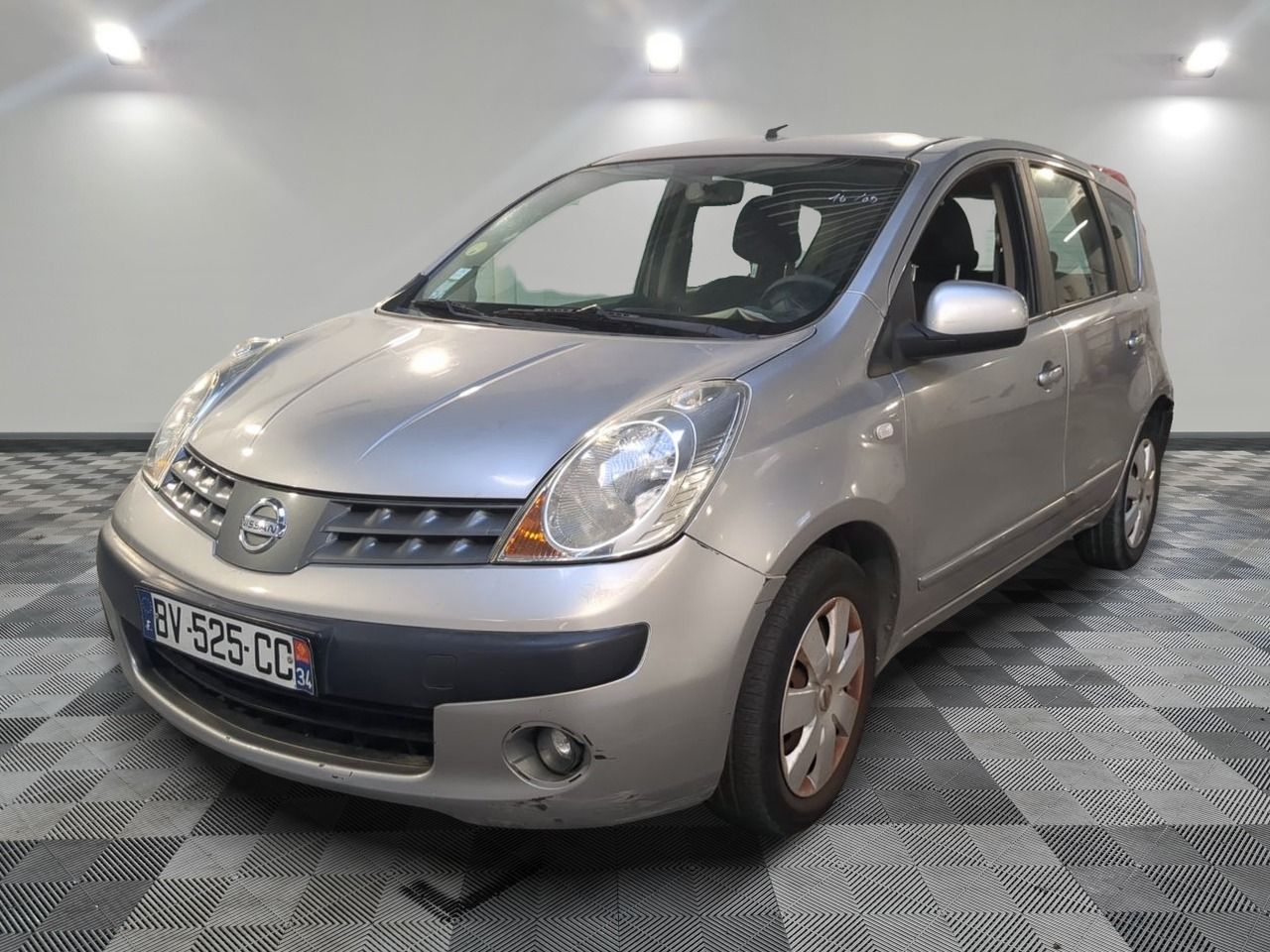Nissan Note 1.4L 88 CH Visia - Voiture compacte d'occasion