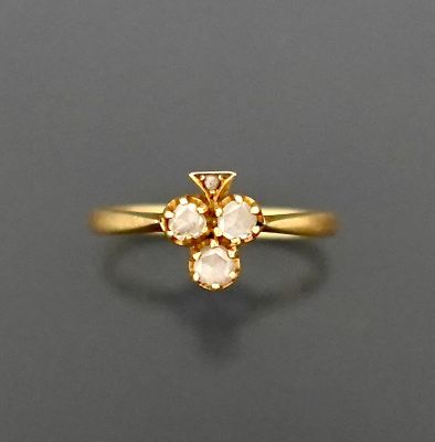 Bague en or jaune 18K 750 millièmes ornée d'un trèfle à troi…