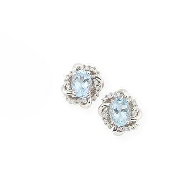 une paire de boucles d'oreilles en aigue-marine et diamants