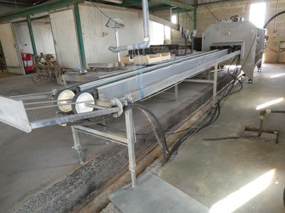 une machine qui fonctionne sur un tapis roulant