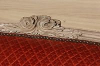 Canapé corbeille en bois peint beige mouluré et sculpté de b… (photo 4)