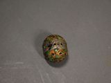 an image of a bead on a table