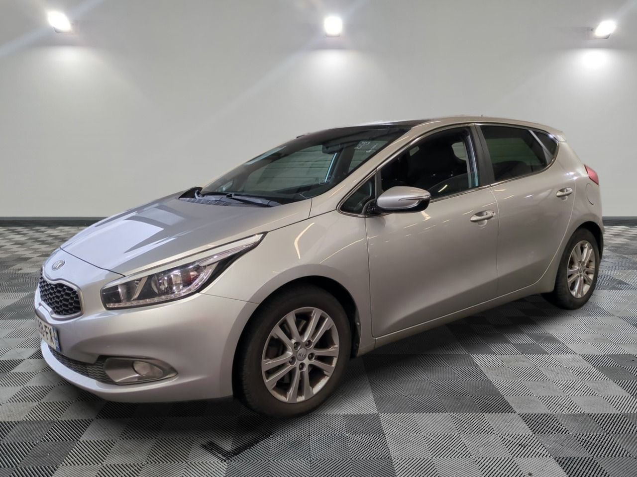 KIA - CEE'D 1.6 CRDI 128 CH ACTIVE - GO - Mise en service: 2…