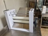 une machine posée sur le comptoir d'une cuisine