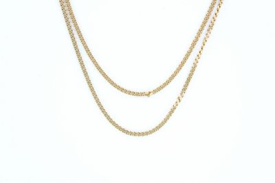 un gros plan sur un collier à chaîne en or porté par un mannequin, mannequin, mannequin, mannequin, mannequin, mannequin, mannequin, mannequin, mannequin, mannequin, mannequin, mannequin, mannequin, mannequin, mannequin, mannequin, mannequin, mannequin, mannequin, mannequin, mannequin, mannequin, mannequin, mannequin, mannequin, mannequin, mannequin, mannequin, mannequin, mannequin, mannequin, mannequin, mannequin, mannequin, mannequin, mannequin, mannequin, mannequin, mannequin, mannequin, mannequin, mannequin, mannequin, mannequin