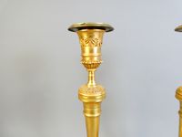 Elegante paire de flambeaux en bronze dorés, d'époque XIX e … (photo 3)