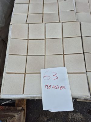 Lot d'environ 28m de carrelage mosaïque , conditionné en pla…